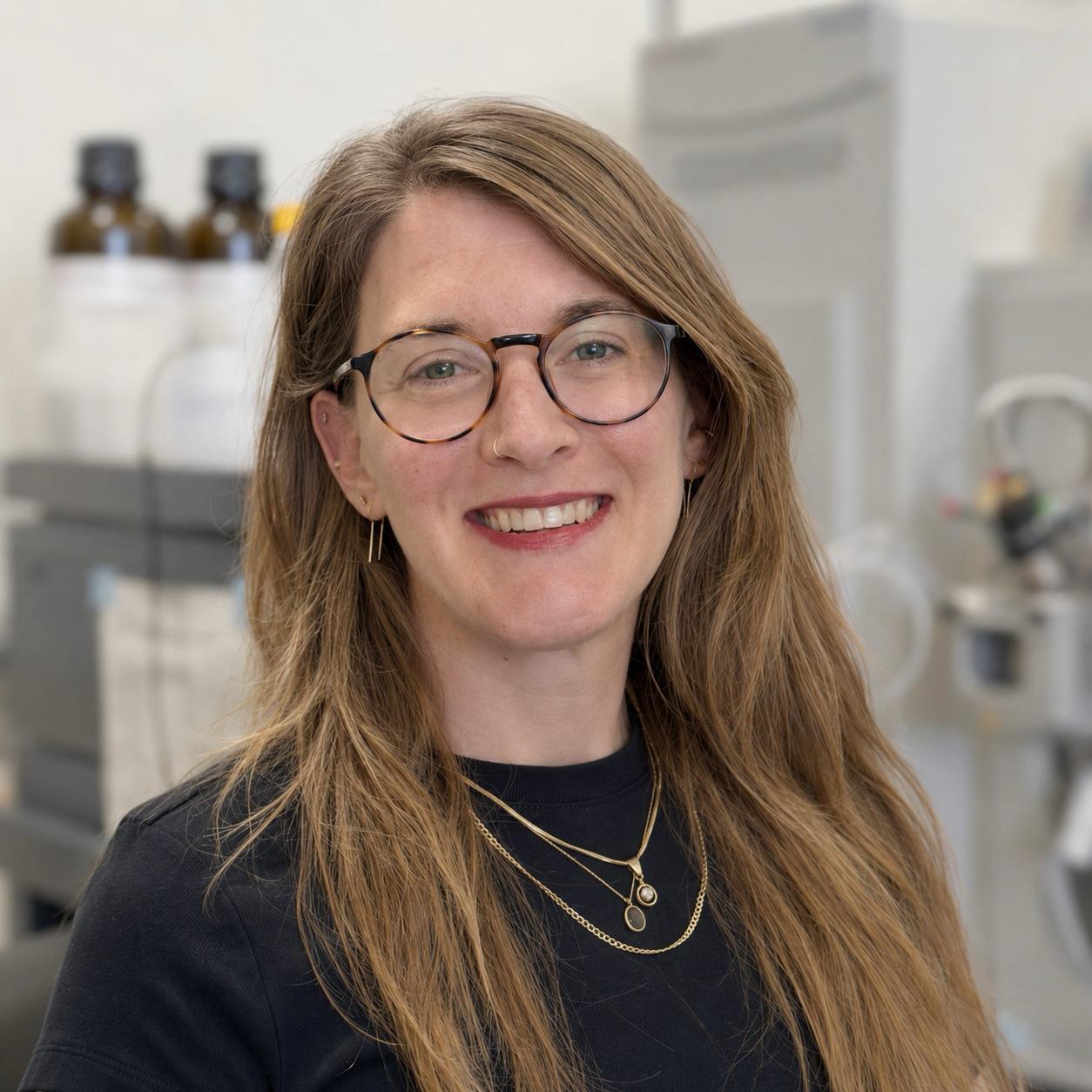 Ella Doron-Mandel in a laboratory